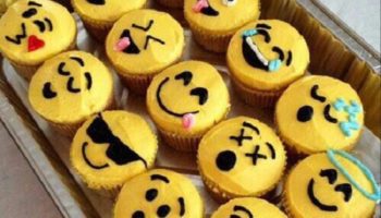 kue-ulang-tahun-emoticon.jpg