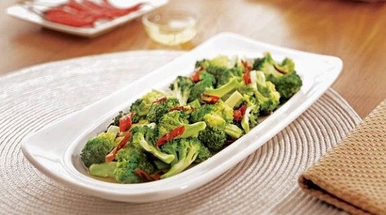Tumis brokoli sederhana1