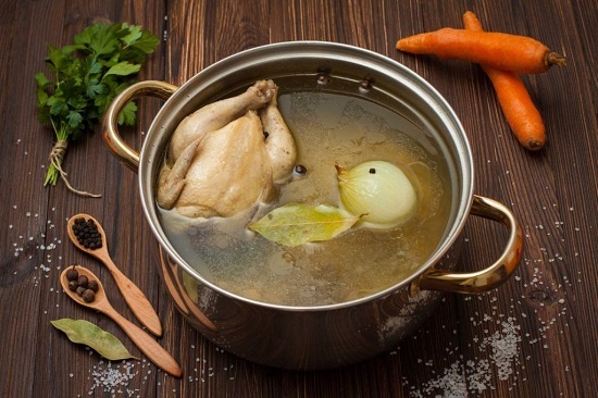5 Tips Merebus Ayam Agar Empuk dan Lembut
